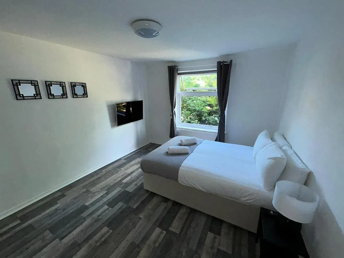 St Pauls Court Apartments location